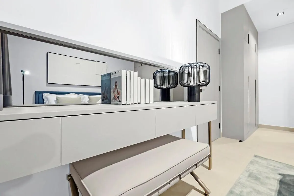 First Class 1Br Luxury Hideaway Dubai Apartment