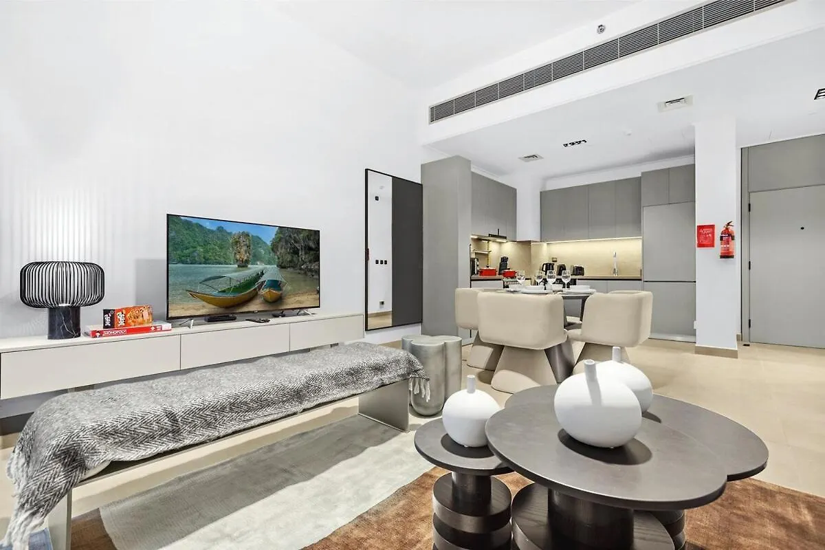 Apartment First Class 1Br Luxury Hideaway Dubai United Arab Emirates